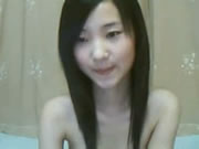 Skinny Chinese ragazza Fingers Herself