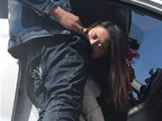 Amanti cinesi sesso intenso all'aperto in auto