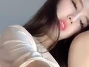 Bellezza asiatica che si masturba selfie