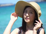 Giappone bella ragazza sole e cappello di paglia